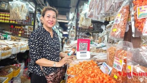 Tiểu thương bối rối tìm hóa đơn cho ‘10 ký cá khô mua của ngư dân’