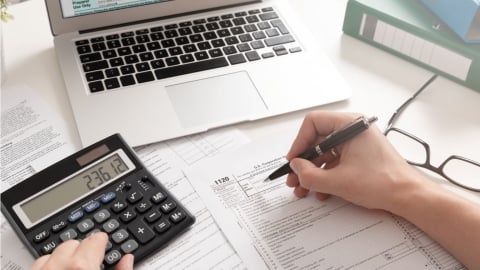 Cảnh báo hộ kinh doanh: Hệ lụy dùng ‘2 sổ’ và rủi ro nhận tiền bằng tài khoản cá nhân
