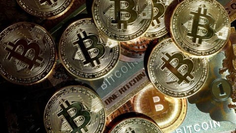 Mỹ tấn công Iran: Bitcoin giảm mạnh xuống dưới 99.000 USD, thị trường tiền số lao dốc
