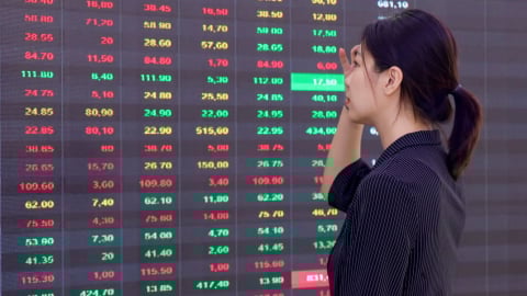 Giá dầu lao dốc, cổ phiếu dầu khí 'sập sàn' bất chấp VN-Index vượt đỉnh 