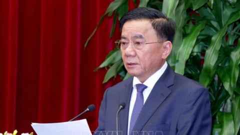 Bộ Chính trị: Nghiêm cấm liên hoan, chúc mừng nhận chức, lên chức sau sáp nhập tỉnh, xã