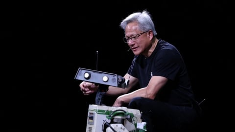 Tỷ phú Jensen Huang: Nvidia đón cơ hội nghìn tỷ USD từ robot và AI
