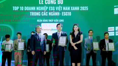KienlongBank ghi dấu hành trình xanh với giải thưởng Top 10 Ngân hàng - ESG Việt Nam Xanh 2025