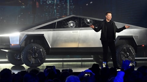 Cybertruck của Elon Musk lại thành ‘bom xịt’, Tesla trong cơn chao đảo