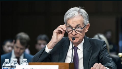 ‘Ghế nóng’ của Chủ tịch Fed Jerome Powell ‘lung lay’ hơn bao giờ hết