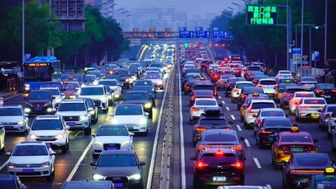 'Lộ trình khai tử' xe xăng của những cường quốc châu Á