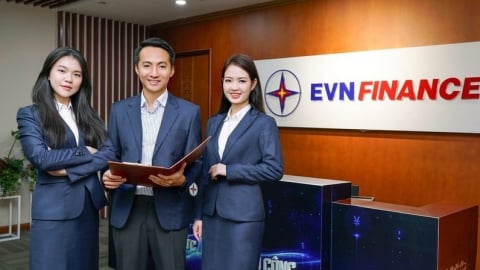Công ty tài chính báo lãi bán niên tăng gần gấp đôi 