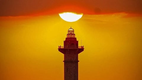 Đánh thức những miền đất: Hải đăng và người viết tiếp câu chuyện