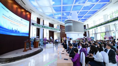 Toàn cảnh phiên chào sàn của cổ phiếu nhà Taseco Land