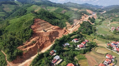 Cao tốc Hữu Nghị - Chi Lăng bứt tốc để thông tuyến vào cuối năm 2025