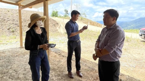 Sợi chỉ đỏ yêu thương trong hành trình làm báo