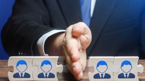 Nhân sự ngân hàng: Đồng loạt cắt giảm nhưng không thể không tuyển mới