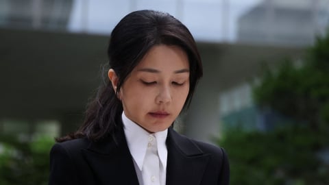 Cựu Đệ nhất phu nhân Hàn Quốc bị bắt giữ vì cáo buộc tham nhũng