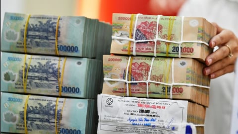 Ngân hàng khát vốn, ra chiêu 'siêu tiền gửi' với lãi suất tới 10%/năm