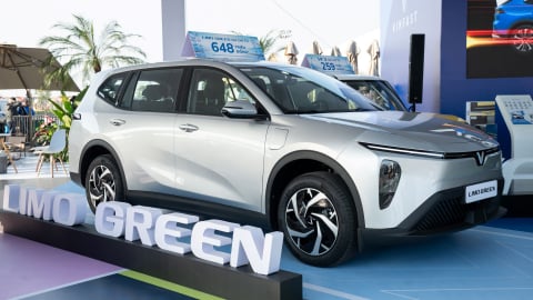Không gian rộng, đi xa êm ái, VinFast Limo Green hút khách thuê xe tự lái