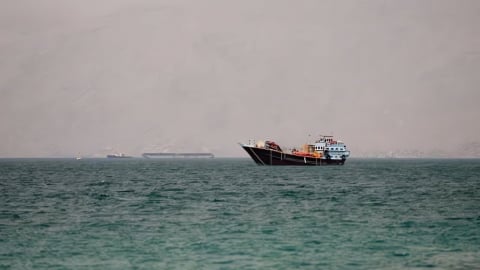 Mỹ lại tấn công Iran, giá dầu tăng vọt