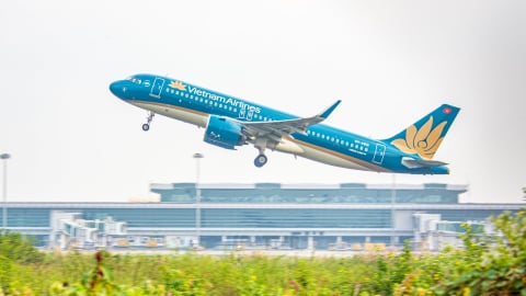 Cổ phiếu Vietnam Airlines thoát cảnh bị hạn chế giao dịch