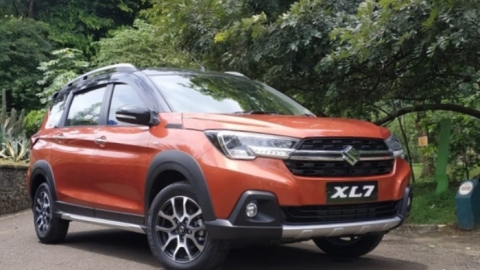 MPV giá rẻ Suzuki XL7 giá chỉ 368 triệu đồng, cạnh tranh Mitsubishi Xpander