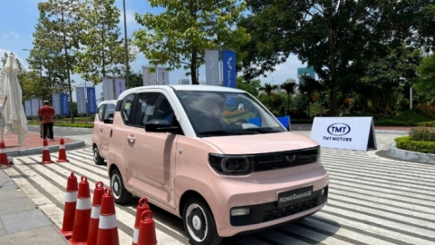 Sạc cả đêm, đi được hơn 100 km: Nỗi lo khi chọn ô tô điện Wuling Hongguang Mini EV