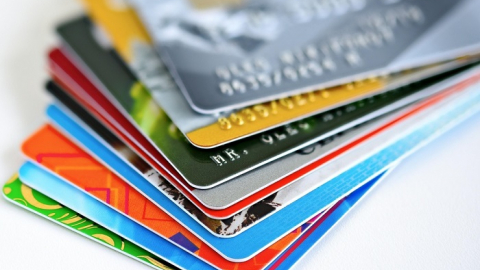 Ngân hàng sẽ dừng phát hành thẻ từ ATM từ ngày 31/3/2021