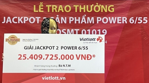 Người phụ nữ nhận tin trúng Vietlott 25 tỷ khi đang chăm con ở bệnh viện