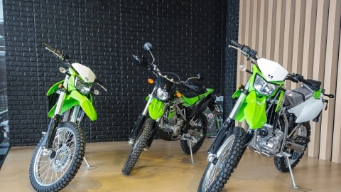 Ngắm 'cào cào' Kawasaki KLX giá gần 150 triệu đồng