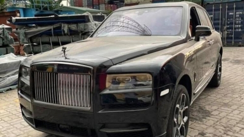 Rolls-Royce Cullinan hơn 40 tỷ vô chủ,  bỏ rơi tại cảng Hải Phòng