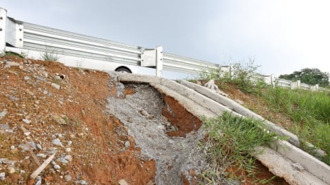 Nhiều điểm lún nứt, sạt lở trên cao tốc Tuyên Quang - Phú Thọ 4.000 tỷ đồng