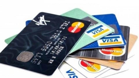 Chỉ được rút tiền mặt thẻ tín dụng tối đa 100 triệu đồng/tháng