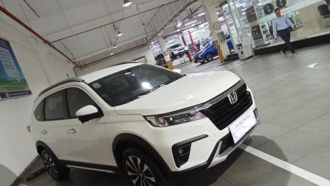 Khách mua xe mới bàn giao xe gỉ sét: Honda Việt Nam thiếu tôn trọng khách hàng?