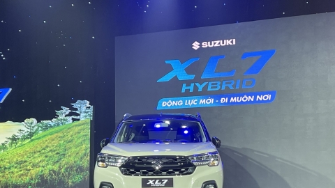 Ô tô MPV giá rẻ: Suzuki XL7 hybrid bám sát Mitsubishi Xpander