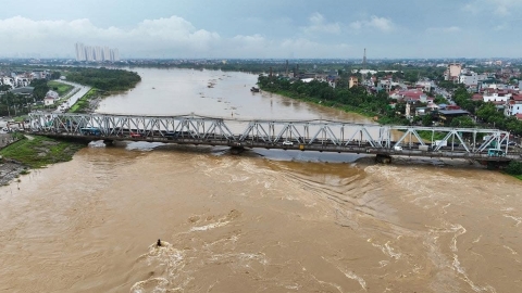 Lũ sông Hồng tại Hà Nội lên báo động II, có thể đạt đỉnh vào trưa nay