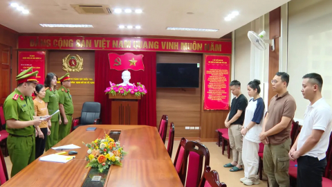Hình ảnh Quang Linh Vlogs, Hằng Du Mục nhận lệnh khởi tố và bị bắt
