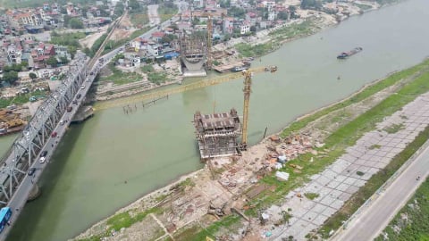 Cầu nối Long Biên - Gia Lâm vỡ tiến độ, chưa hẹn ngày liền nhịp