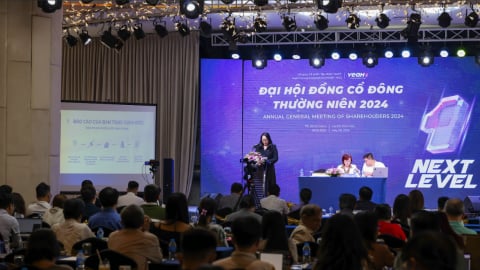 Tạm dừng 2 show ‘Anh trai’, ‘Chị đẹp’, Yeah1 vẫn nhắm lập đỉnh lợi nhuận