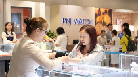 PNJ suy giảm lợi nhuận vì giá vàng leo thang