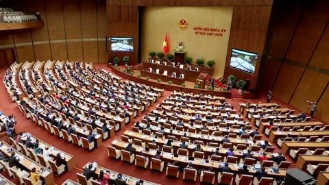 Quốc hội khai mạc kỳ họp thứ 9, quyết việc sửa Hiến pháp, sáp nhập tỉnh