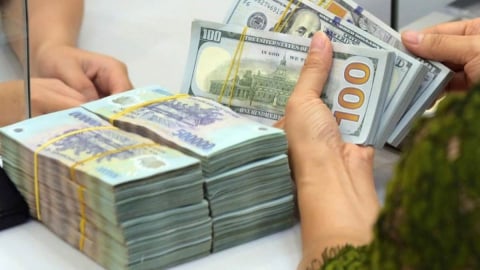 Tỷ giá USD/VND tăng nóng: Ứng phó với 'cơn gió ngược'