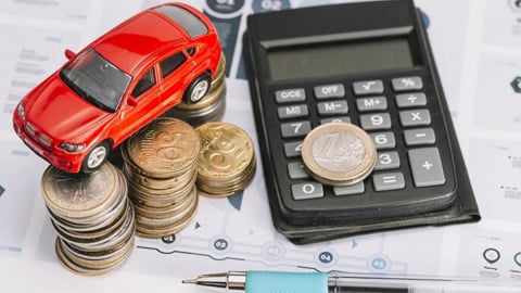 Vay mua ô tô, áp lực mỗi tháng tốn chục triệu nuôi xe của ngân hàng?