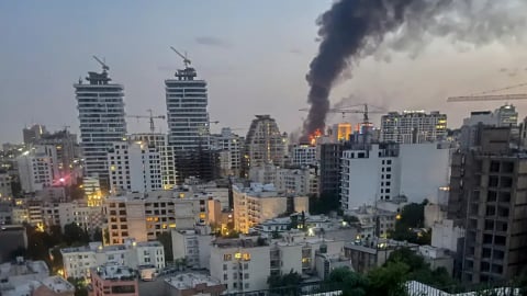 TT Trump cảnh báo ‘lập tức sơ tán khỏi Tehran’, thị trường dầu sôi sục