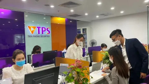 TPS trước thềm ĐHĐCĐ: Loạt lãnh đạo cấp cao rút lui, muốn huy động nghìn tỷ cơ cấu nợ 