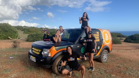 Gia đình bán sạch tài sản mua Bitcoin 900 USD: Sau 8 năm, giờ ra sao?