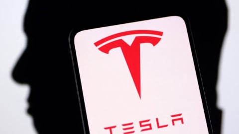 Tesla ‘bốc hơi’ 68 tỷ USD vốn hóa sau tuyên bố thành lập đảng chính trị của Elon Musk
