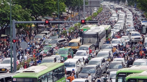 TP. HCM lên lộ trình từng bước chuyển đổi xe xăng sang xe điện