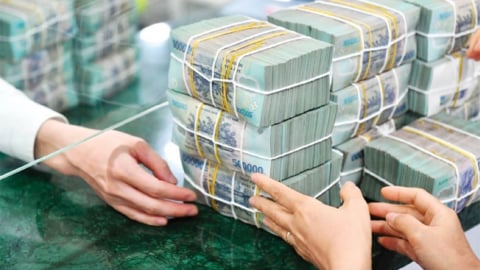 Lãi suất tiết kiệm rục rịch tăng, ngân hàng đua hút tiền gửi