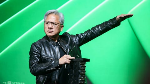 'Vua' công nghệ mới Jensen Huang vượt mặt Elon Musk và Tim Cook
