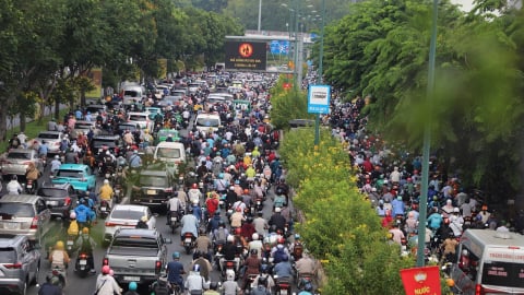 Hạn chế xe cá nhân: Lấy người dân làm trung tâm mọi quyết định chuyển đổi