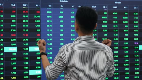 Một cổ phiếu bất động sản tăng gần 50% sau 1 tuần