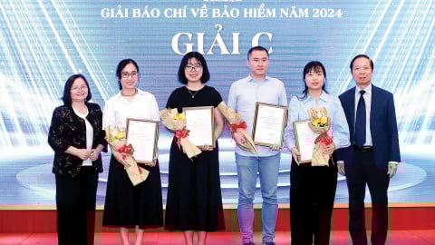 Từ Hà Nội vào TP.HCM: Cùng cây bút đi xa hơn