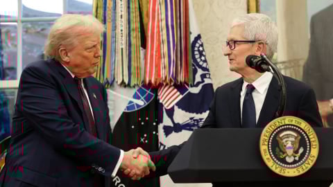 Cách Big Tech 'móc hầu bao', chi tiền tươi để tránh thuế quan từ TT Trump